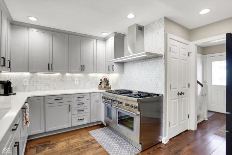 340 W Poplar Street Zionsville IN 46077