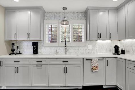 340 W Poplar Street Zionsville IN 46077