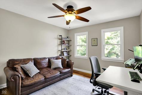 340 W Poplar Street Zionsville IN 46077