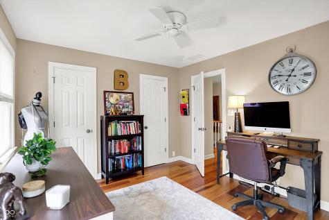 340 W Poplar Street Zionsville IN 46077
