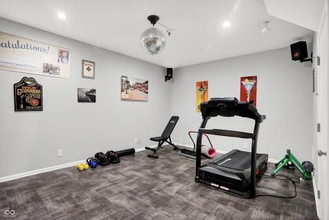 340 W Poplar Street Zionsville IN 46077
