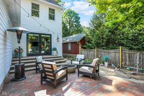 340 W Poplar Street Zionsville IN 46077