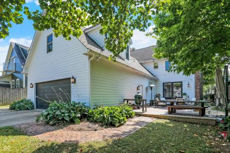 340 W Poplar Street Zionsville IN 46077