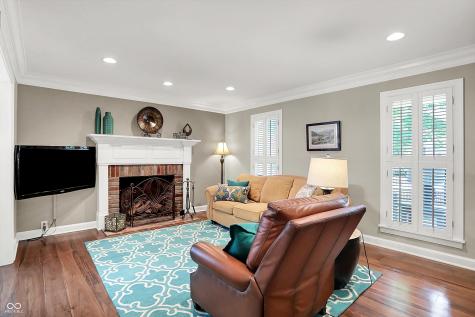 340 W Poplar Street Zionsville IN 46077