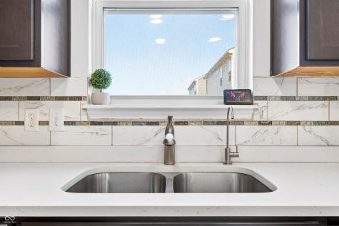 3073 Creekridge Court Columbus IN 47201