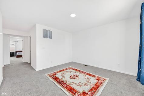 3073 Creekridge Court Columbus IN 47201