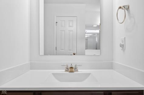 3073 Creekridge Court Columbus IN 47201