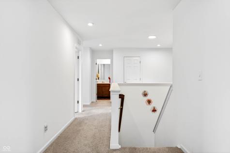 3073 Creekridge Court Columbus IN 47201