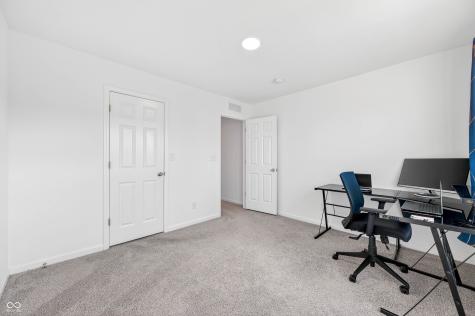 3073 Creekridge Court Columbus IN 47201