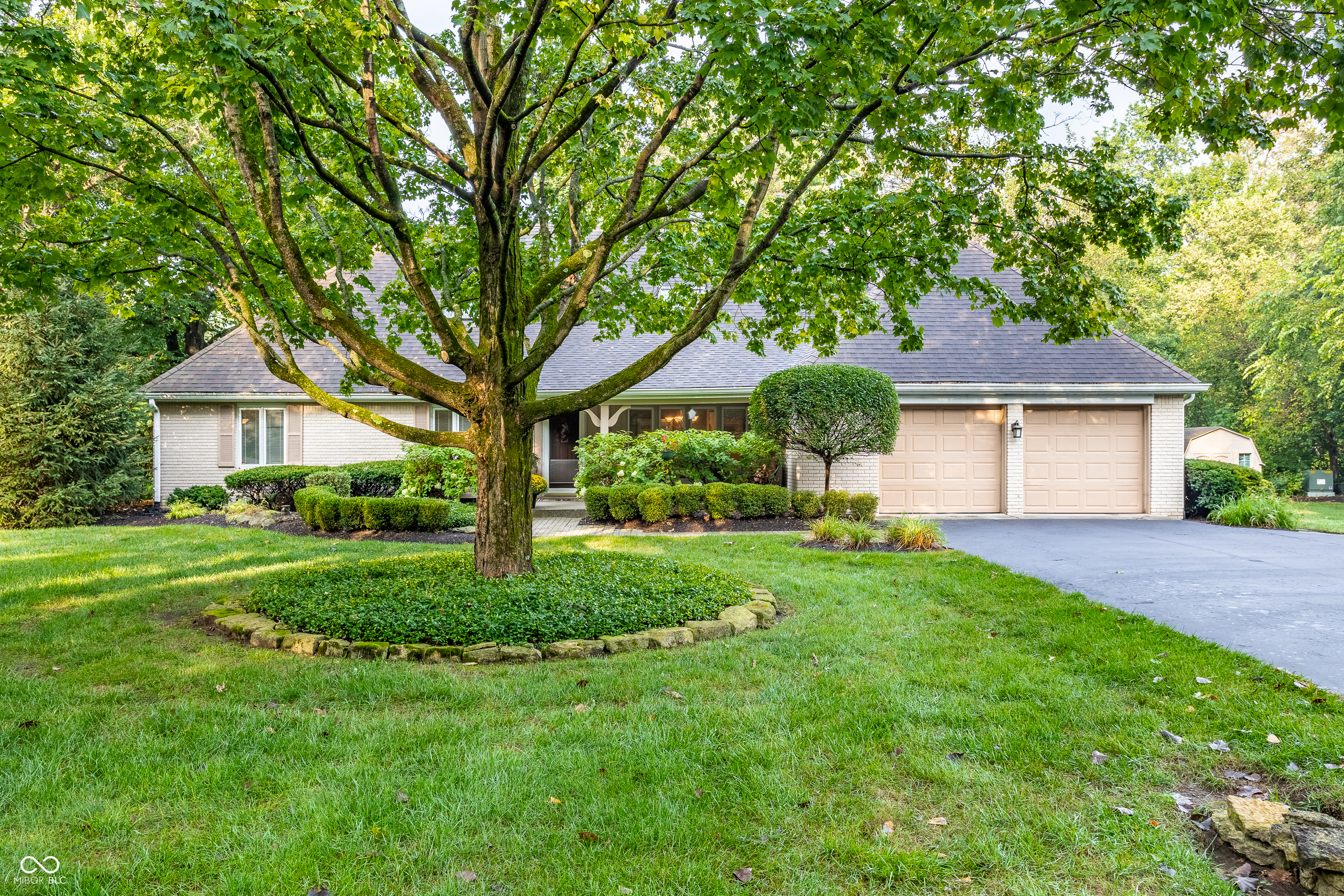 645 Braeside S Drive Indianapolis IN 46260