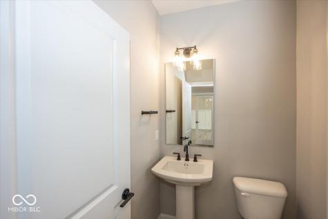 1914 Delp Court Avon IN 46123