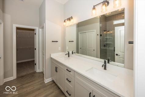 1914 Delp Court Avon IN 46123