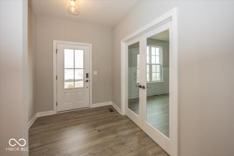 1914 Delp Court Avon IN 46123