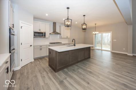 1914 Delp Court Avon IN 46123