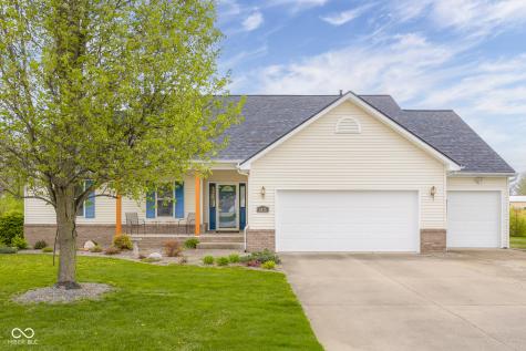 6115 E Prairie Stream Way Columbus IN 47203