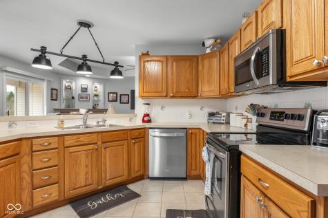6115 E Prairie Stream Way Columbus IN 47203