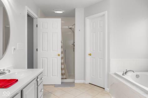6115 E Prairie Stream Way Columbus IN 47203