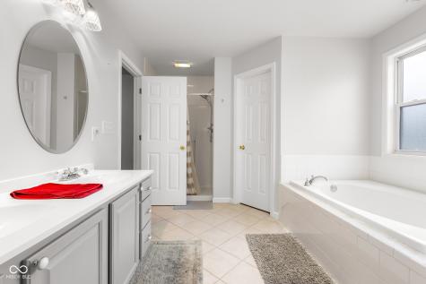 6115 E Prairie Stream Way Columbus IN 47203