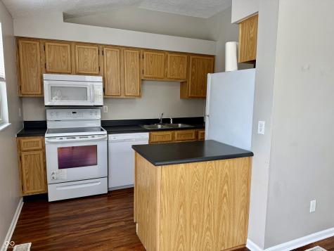 7943 Cardinal Cove W Indianapolis IN 46256