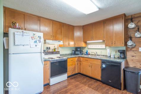 1204 Dusty Trail Greenwood IN 46142