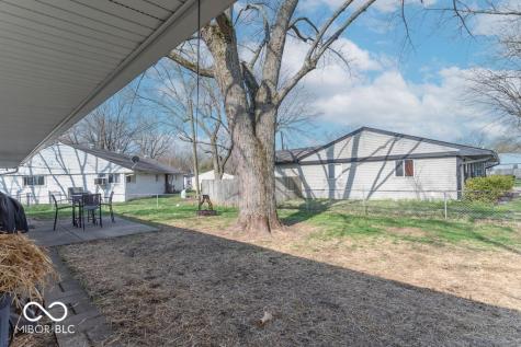 1204 Dusty Trail Greenwood IN 46142