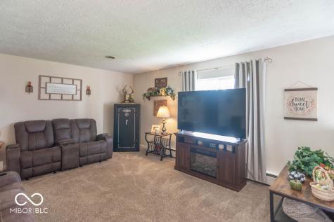 1204 Dusty Trail Greenwood IN 46142