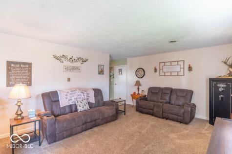 1204 Dusty Trail Greenwood IN 46142