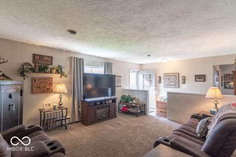 1204 Dusty Trail Greenwood IN 46142