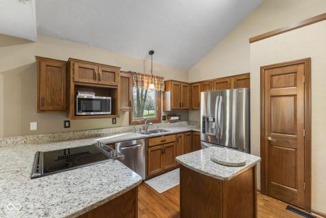 8017 Raindance Trail Indianapolis IN 46239