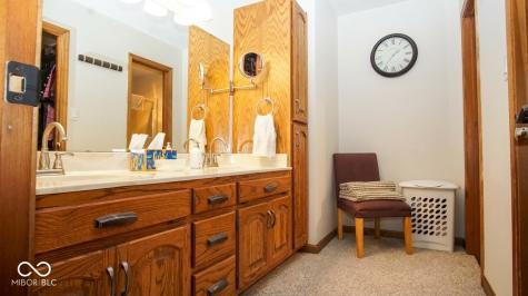 375 Nottinghill Court Indianapolis IN 46234