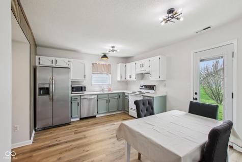 3642 Limelight Lane Whitestown IN 46075
