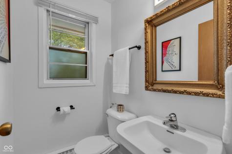 4904 E 70th Street Indianapolis IN 46220