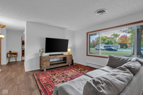 4904 E 70th Street Indianapolis IN 46220