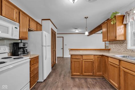 4904 E 70th Street Indianapolis IN 46220