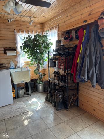 6951 W 450 S Columbus IN 47201