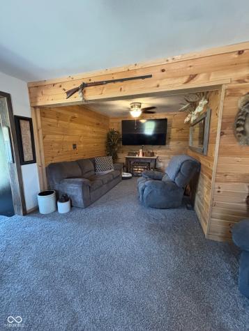 6951 W 450 S Columbus IN 47201