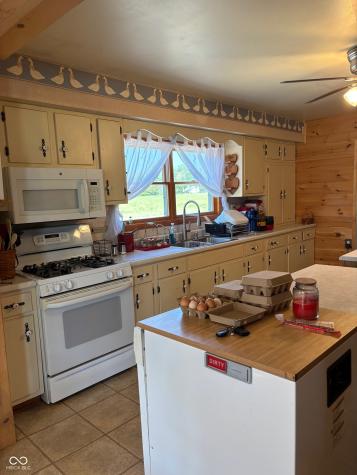 6951 W 450 S Columbus IN 47201