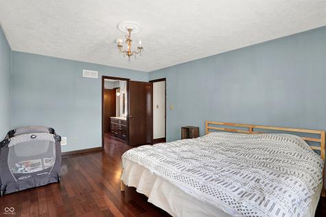 810 Granada Drive Greenwood IN 46143