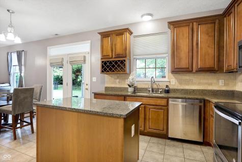 6246 N Woods Edge Drive Mccordsville IN 46055