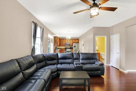 6246 N Woods Edge Drive Mccordsville IN 46055