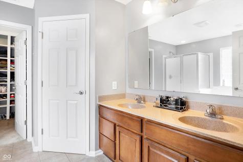 6246 N Woods Edge Drive Mccordsville IN 46055