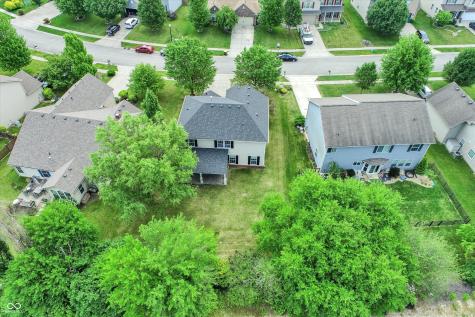 6246 N Woods Edge Drive Mccordsville IN 46055