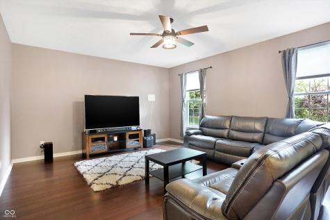 6246 N Woods Edge Drive Mccordsville IN 46055