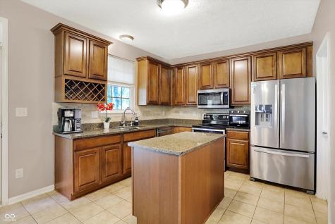 6246 N Woods Edge Drive Mccordsville IN 46055