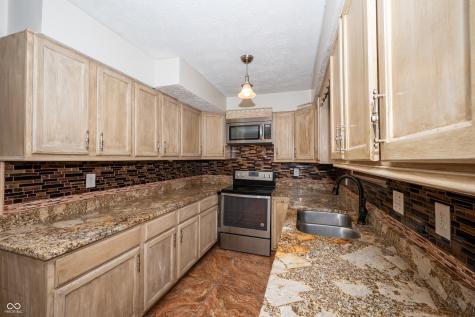 7832 Hearthstone Way Indianapolis IN 46227