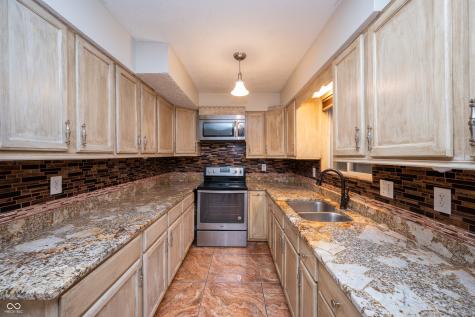 7832 Hearthstone Way Indianapolis IN 46227