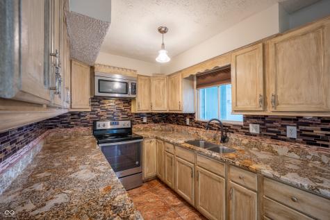 7832 Hearthstone Way Indianapolis IN 46227