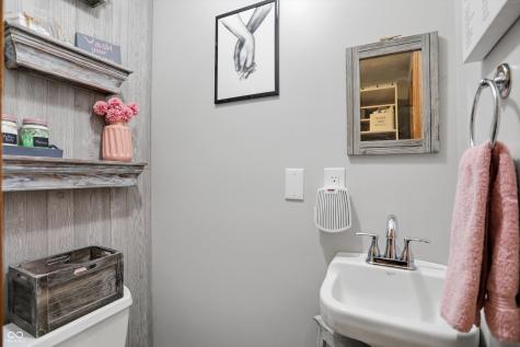 8612 Lockwood Place Indianapolis IN 46217
