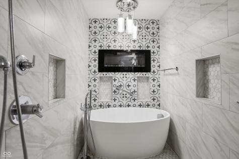 8612 Lockwood Place Indianapolis IN 46217