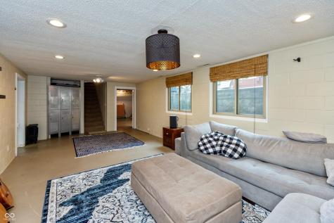 651 West Drive Seymour IN 47274